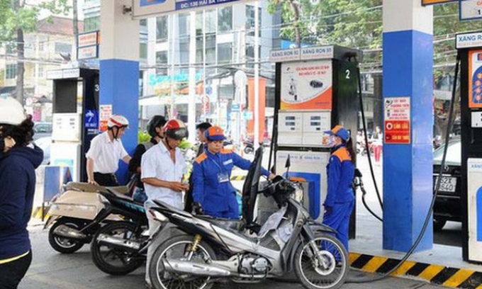 Giá xăng, dầu đồng loạt tăng từ 15h chiều nay 26/12/2020